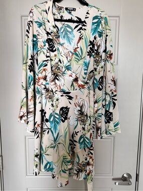 Missguided Plus Cream Floral Print Wrap Dress
